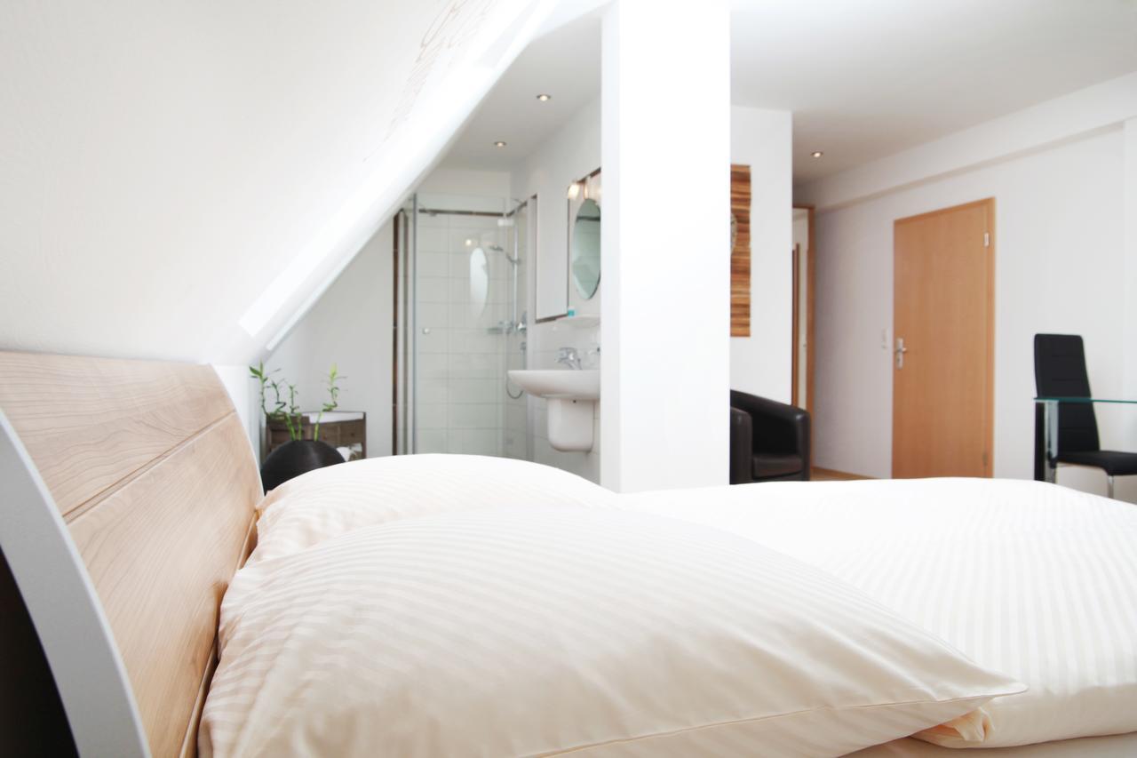 Hotel & Restaurant Zur Glocke Hochstadt an der Donau Room photo